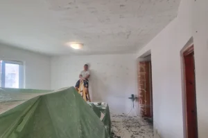 Priprema zidova za krečenje i zaštita nameštaja (4)