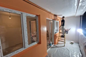 Renoviranje terase i farbanje zidova masnom farbom