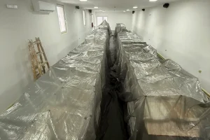 Priprema zidova za krečenje i zaštita nameštaja (6)